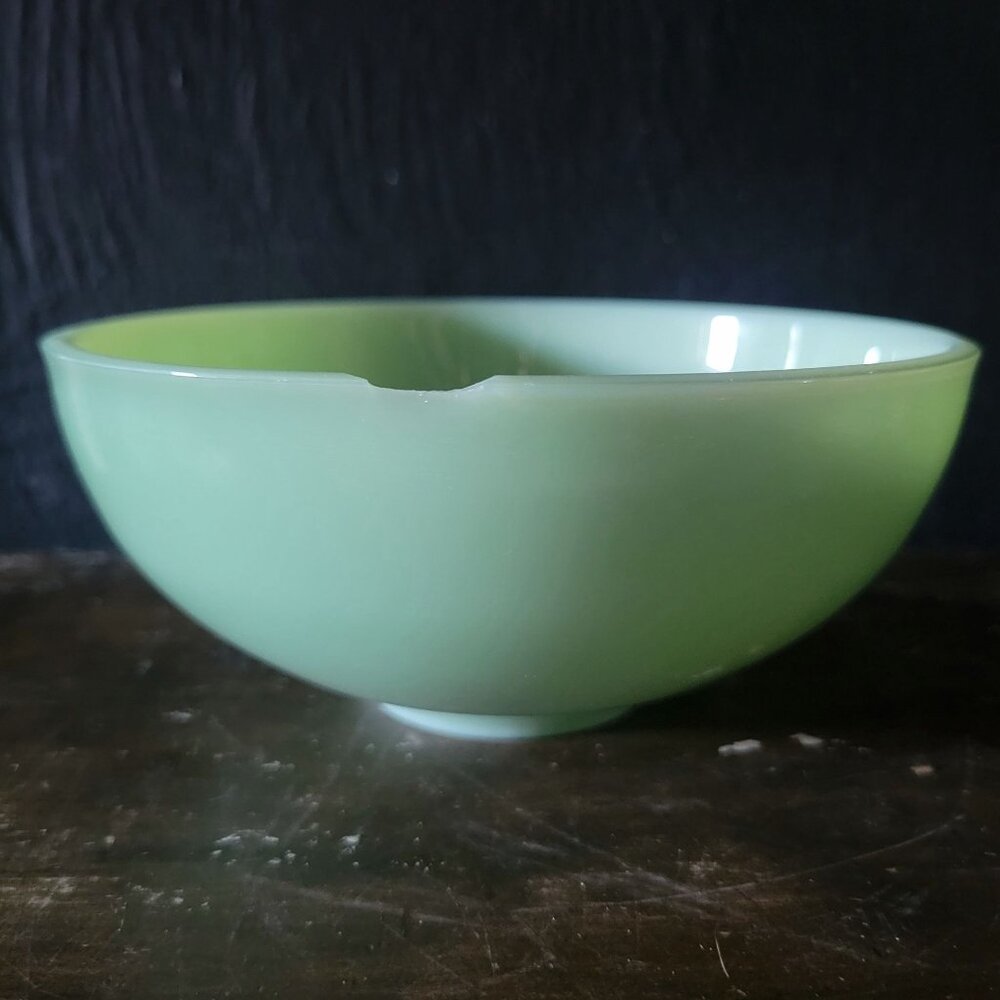 Vintage Jadeite Green Milk Glass Bowl Retro Kitchenware Green Bowl 6.125" *Read
